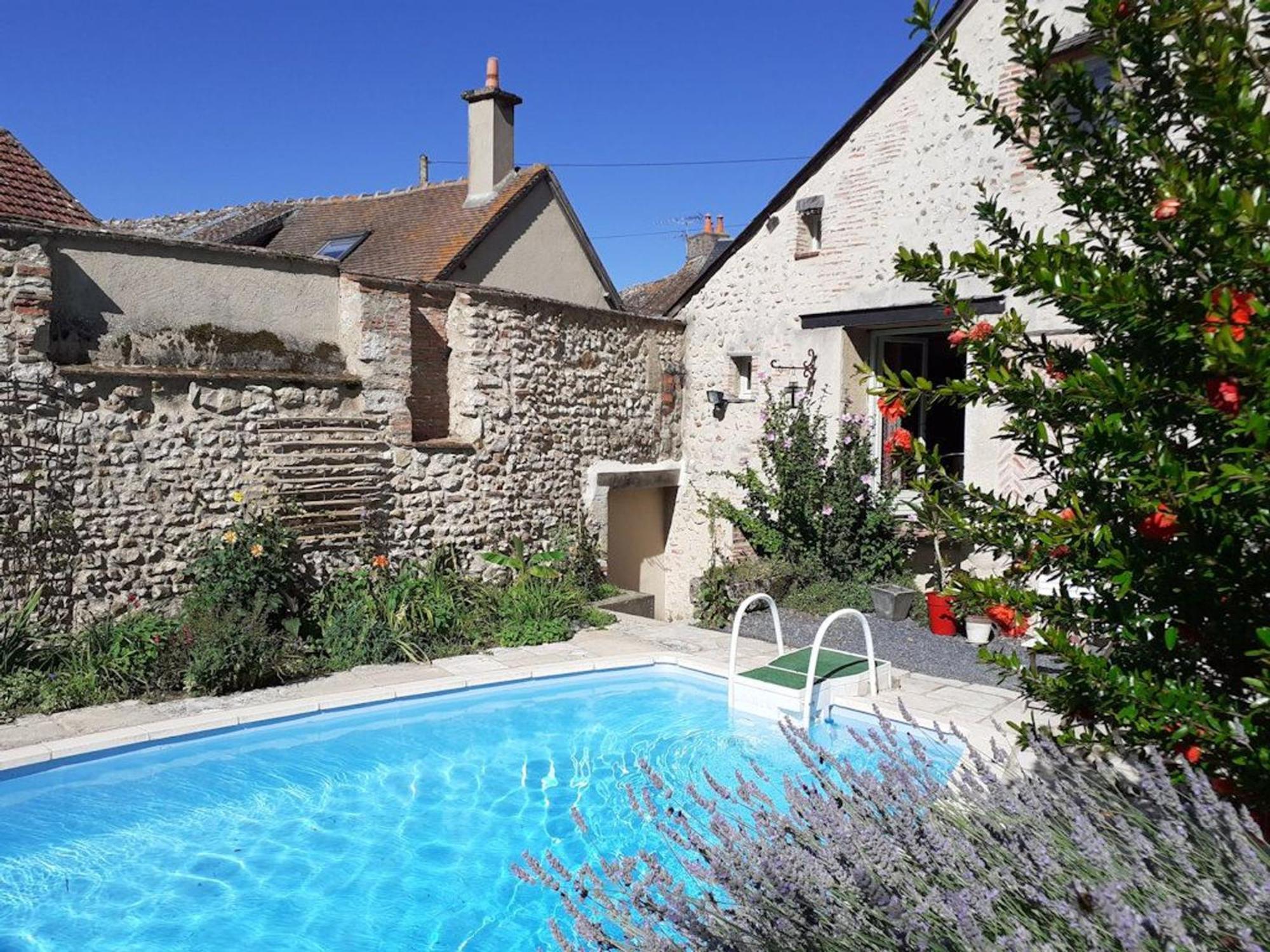 Chambre Quadruple Avec Piscine Au Bord De La Loire - Fr-1-590-474 Bed & Breakfast Ousson-sur-Loire Eksteriør bilde