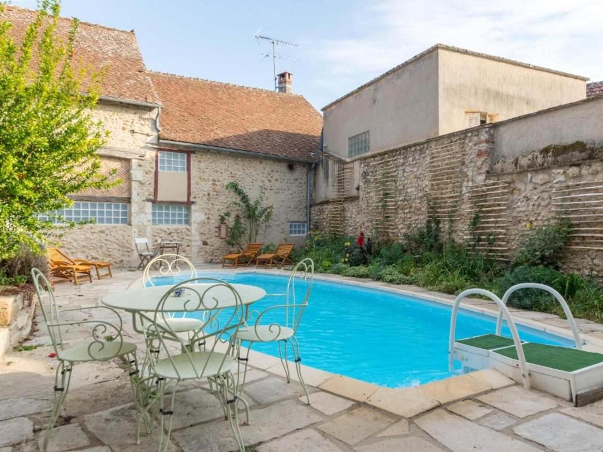 Chambre Quadruple Avec Piscine Au Bord De La Loire - Fr-1-590-474 Bed & Breakfast Ousson-sur-Loire Eksteriør bilde